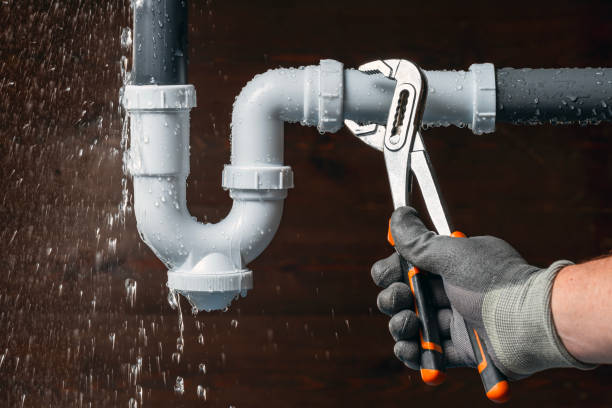 Professional Gas Line Repair technician working in Garberville, CA